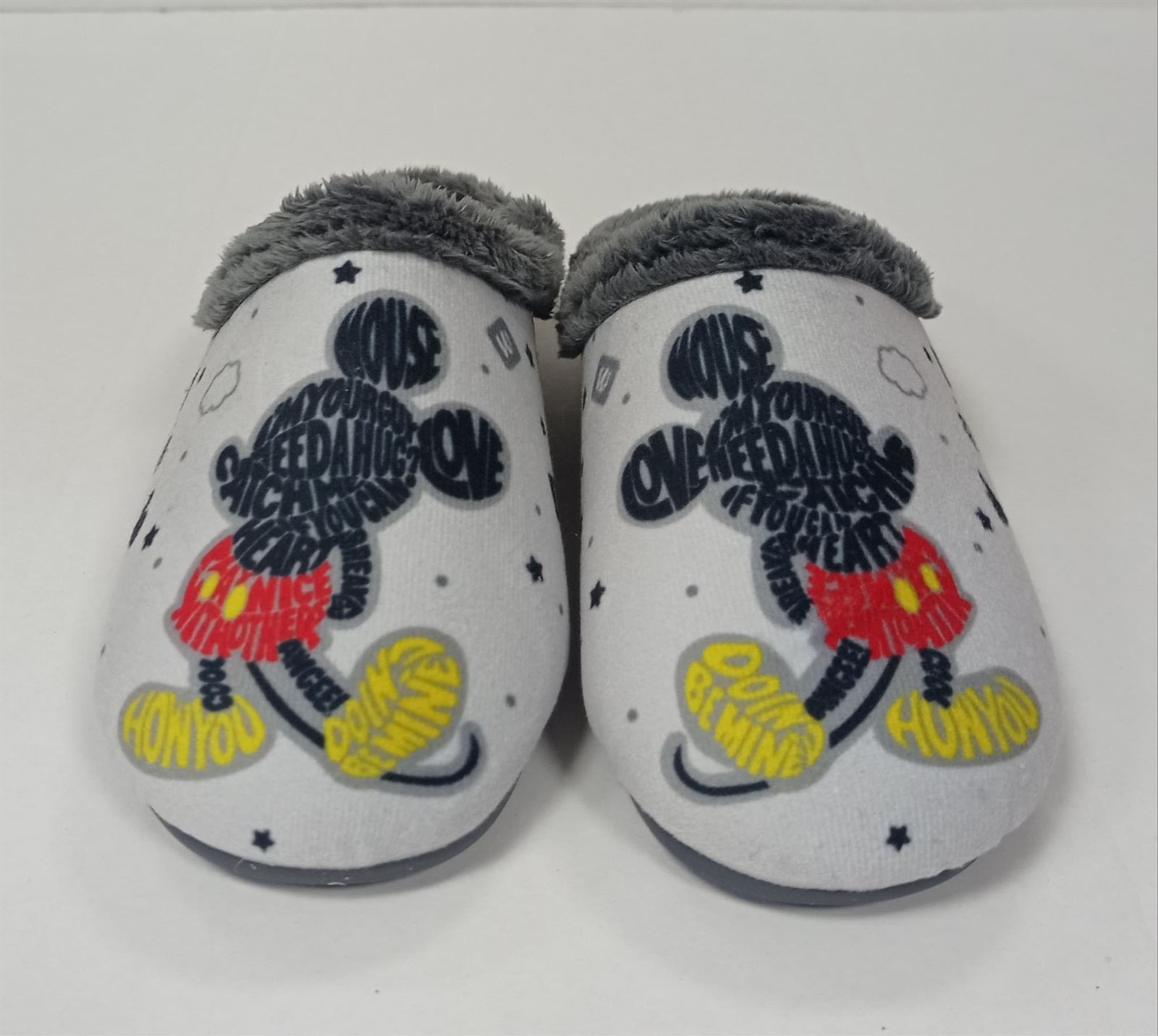 Zapatilla MICKY letras gris - Imagen 1